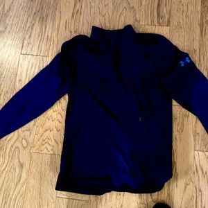 Great 3/4 zip Under Armour jersey. Perfect for jogging or casual wear.